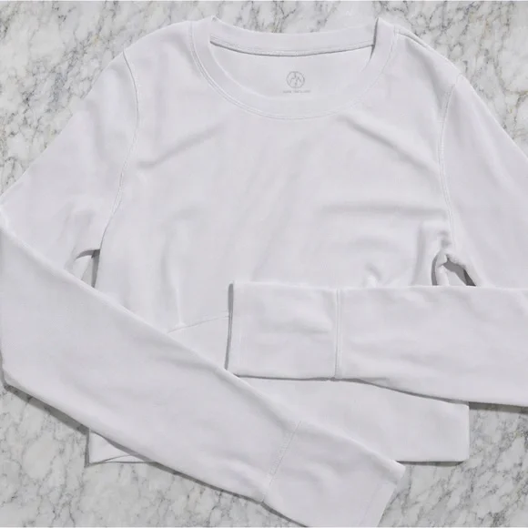 Move theology White Crew Neck Crop top - Picture 1 of 4